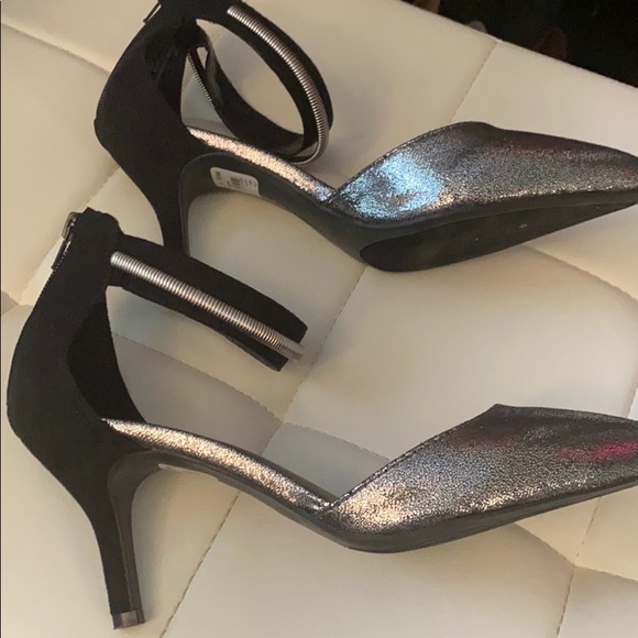 Black & Silver anklet heels - Picture 5 of 7